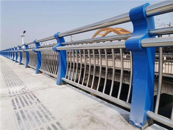辽宁304不锈钢复合管护栏的生产工艺揭秘